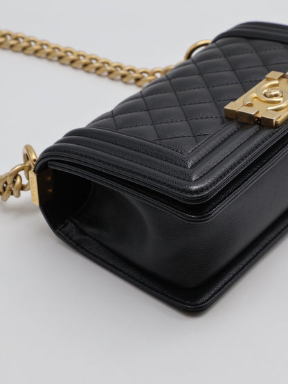 CHANEL Boy20 粒面牛皮口蓋包 - 黑金