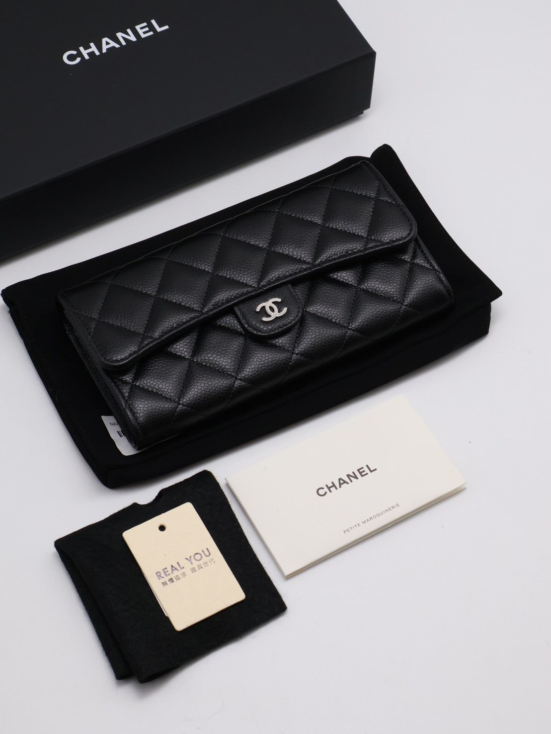 CHANEL 經典口蓋長夾 - 粒面牛皮黑銀