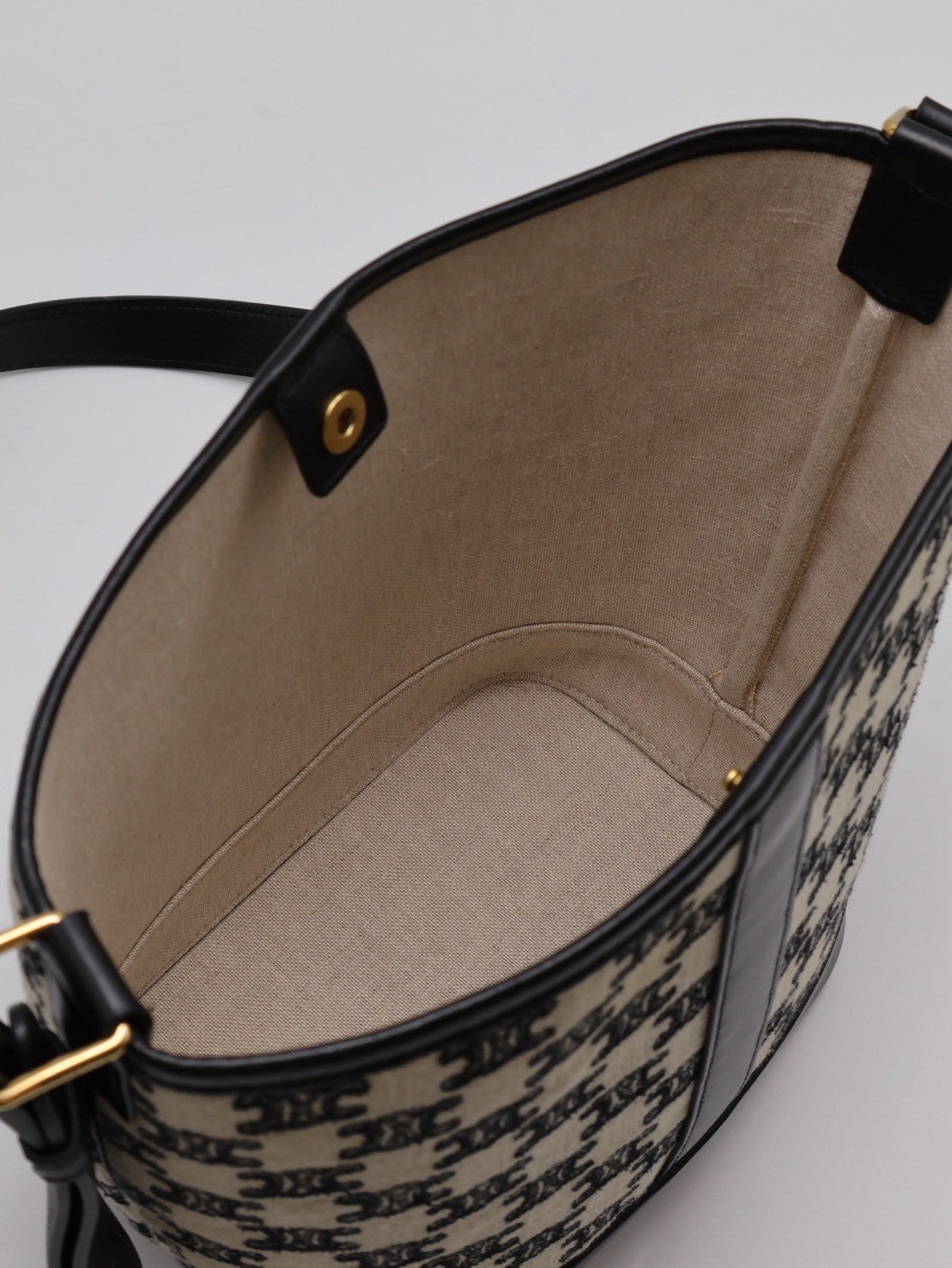 CELINE 刺繡凱旋帆布水桶包 - 小號黑