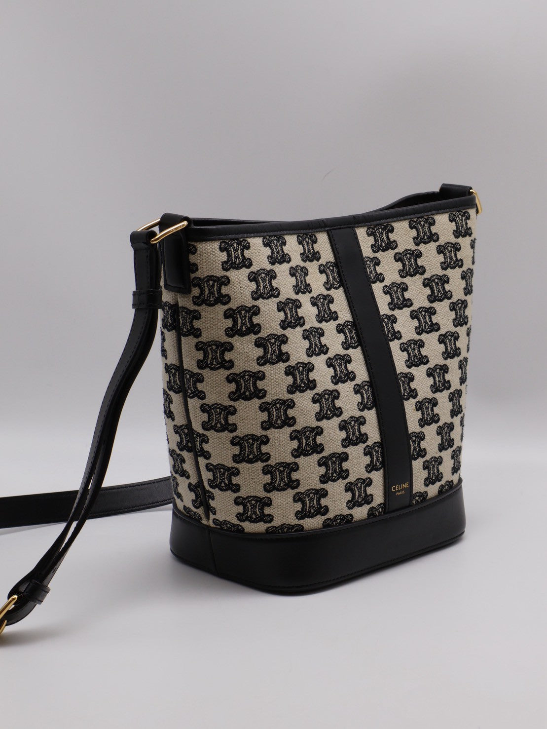 CELINE 刺繡凱旋帆布水桶包 - 小號黑