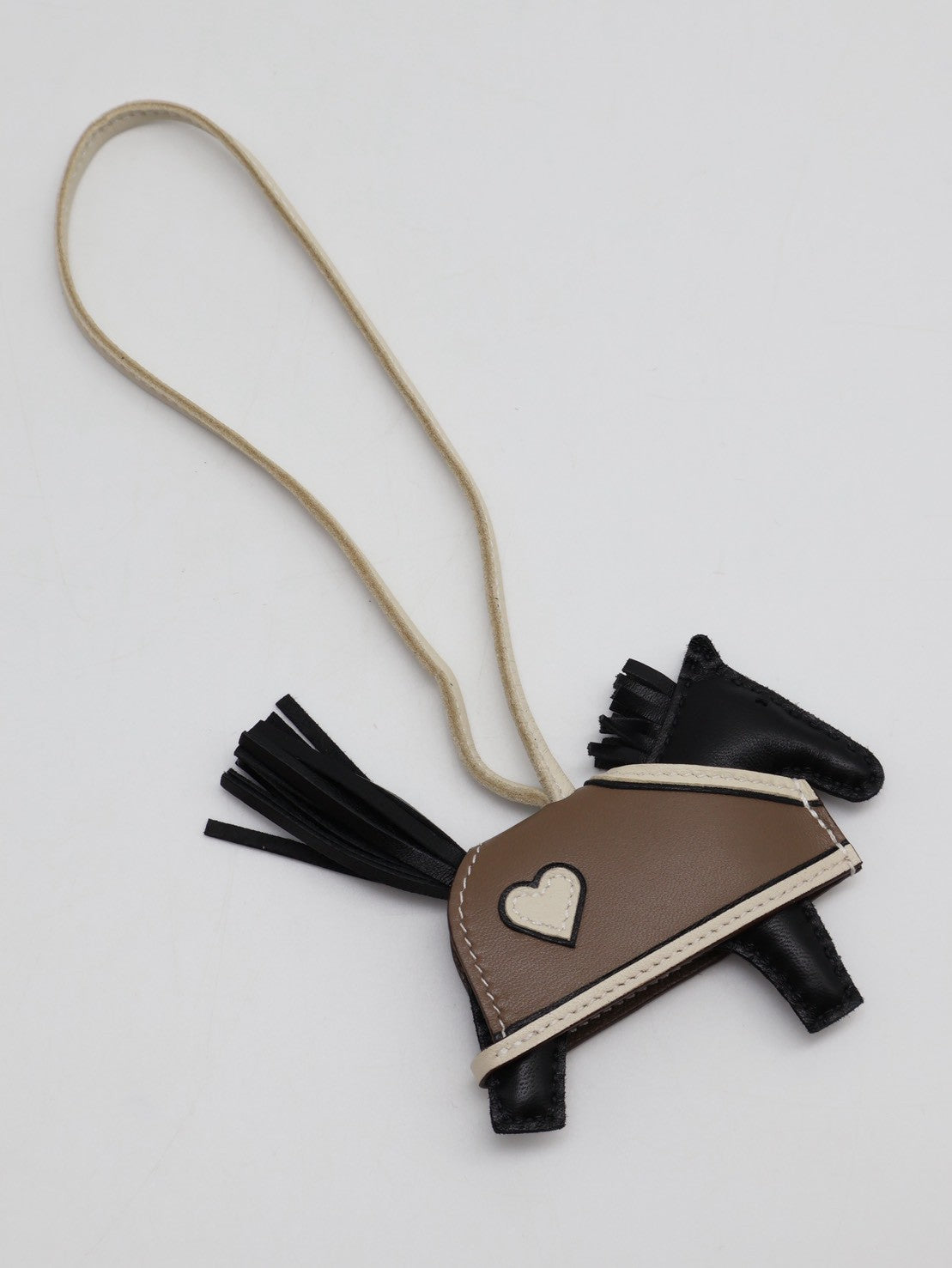 HERMES Rodeo Robeo Coeur小馬 - 黑/大象灰/奶昔白