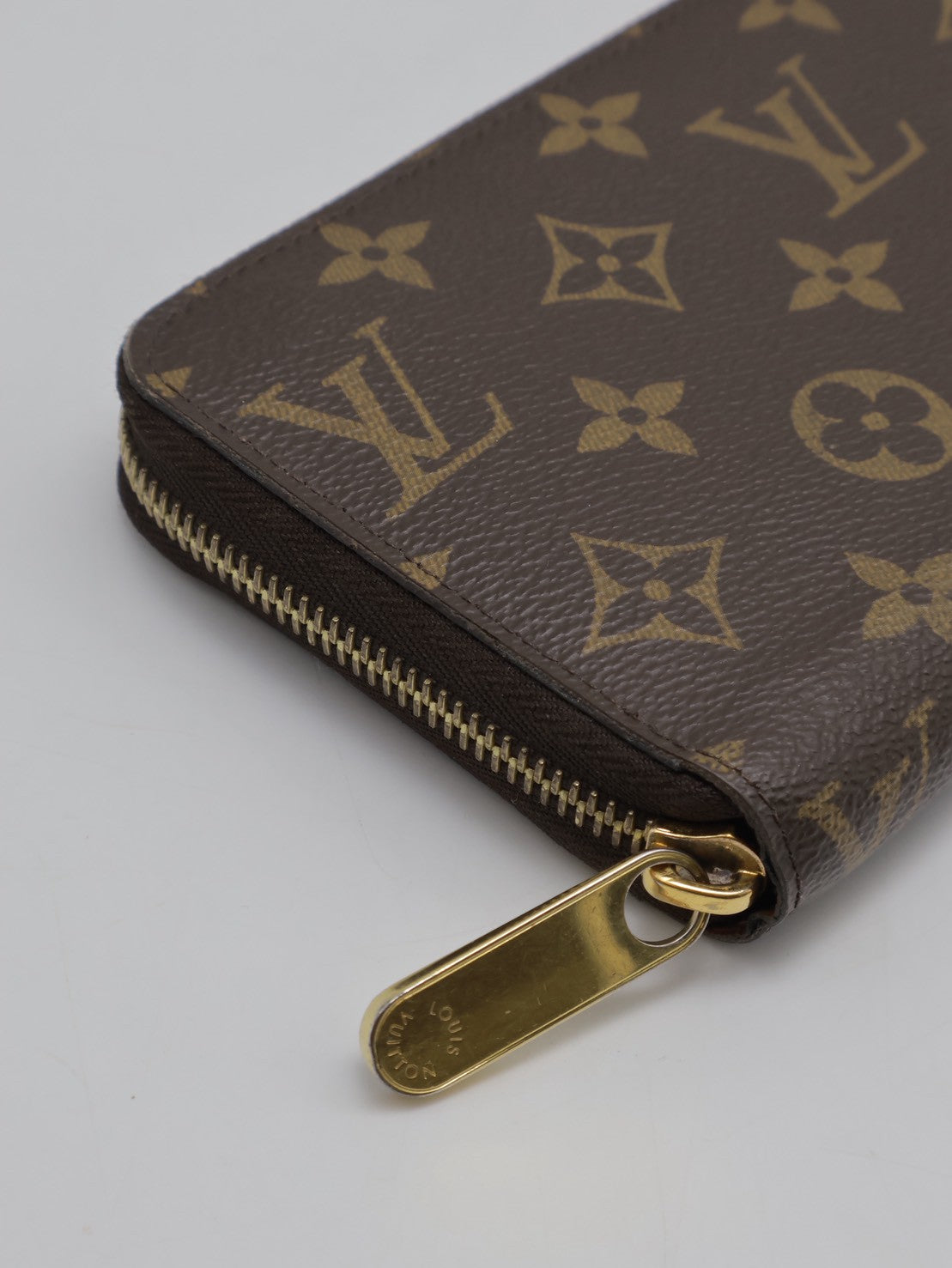 LOUIS VUITTON 經典老花拉鍊長夾 - 棕