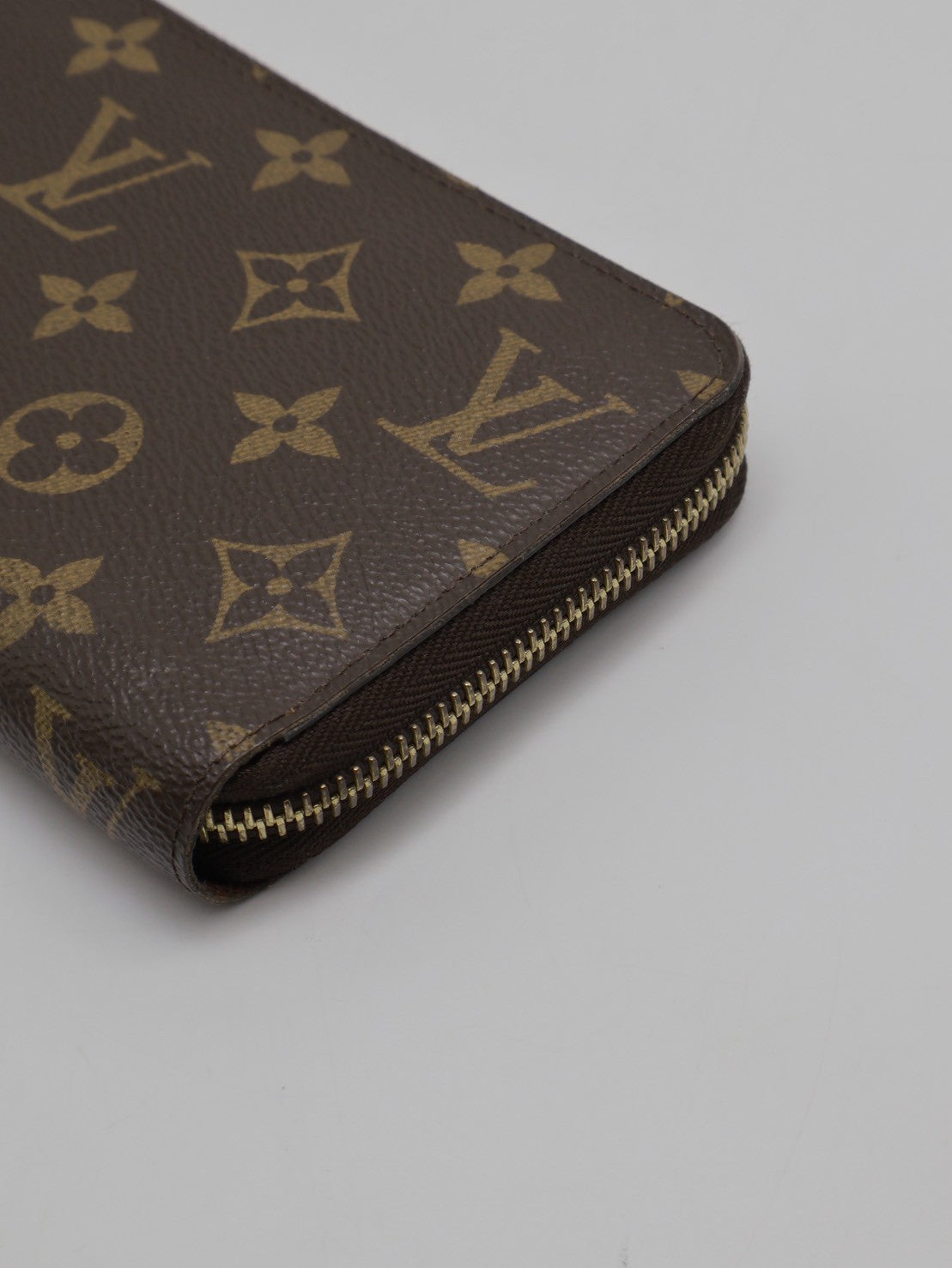 LOUIS VUITTON 經典老花拉鍊長夾 - 棕