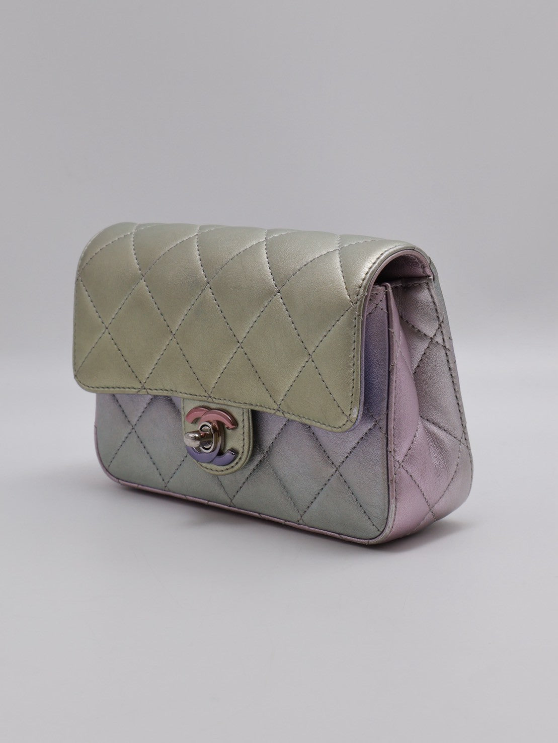 CHANEL 21K人魚幻彩手拿晚宴包