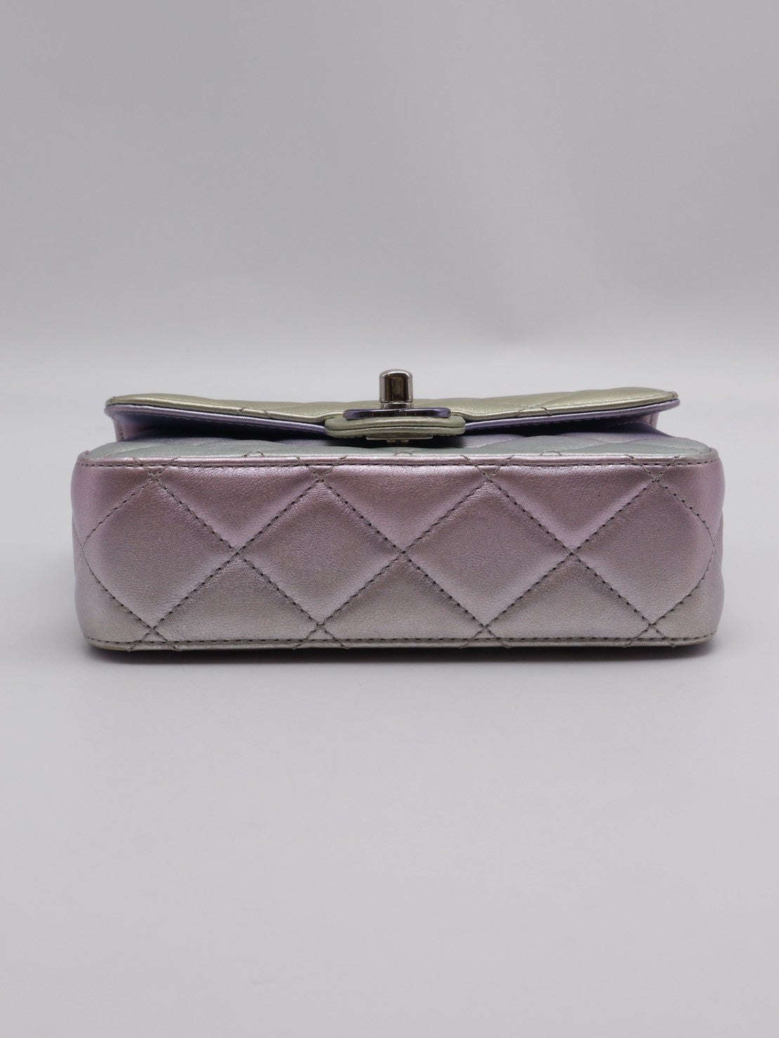 CHANEL 21K人魚幻彩手拿晚宴包