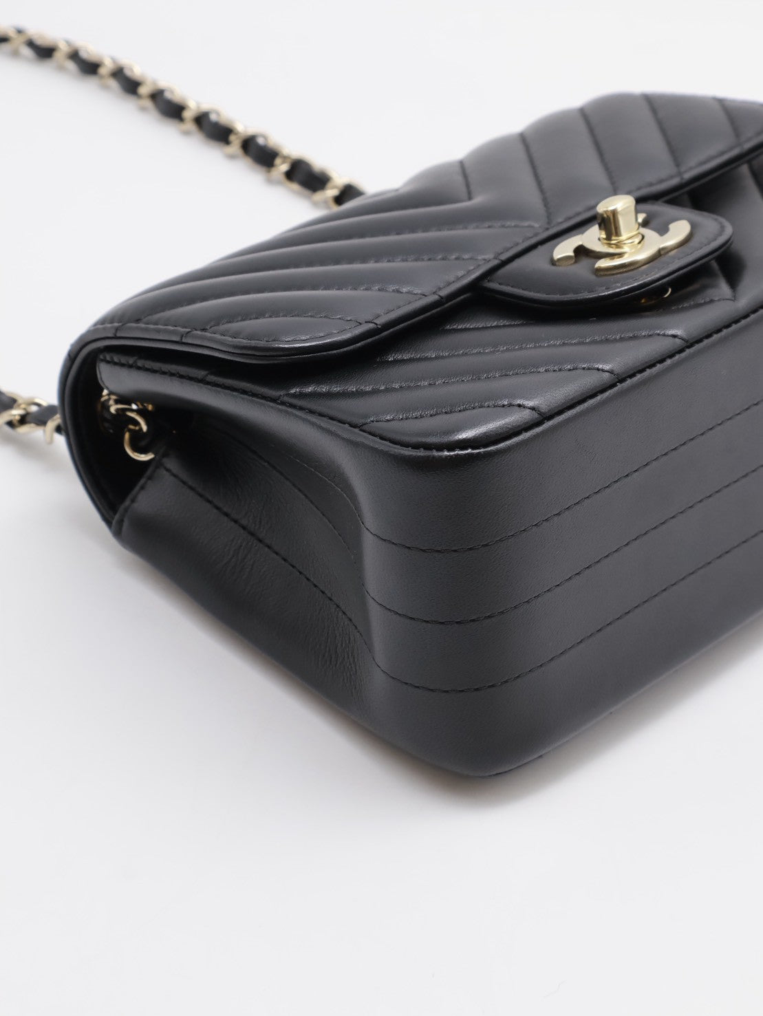 CHANEL V紋口蓋方胖子 17 - 黑金29開