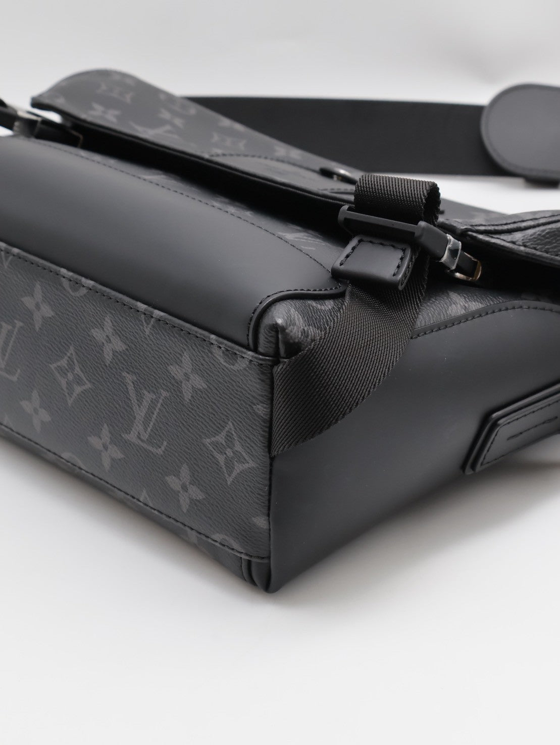 LOUIS VUITTON Voyager郵差包 -  PM灰老花