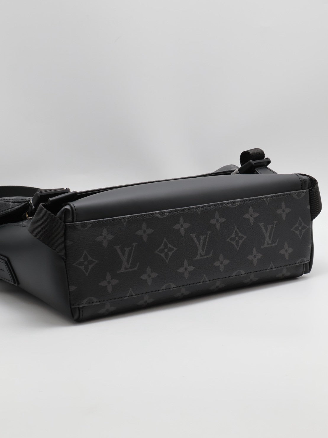LOUIS VUITTON Voyager郵差包 -  PM灰老花
