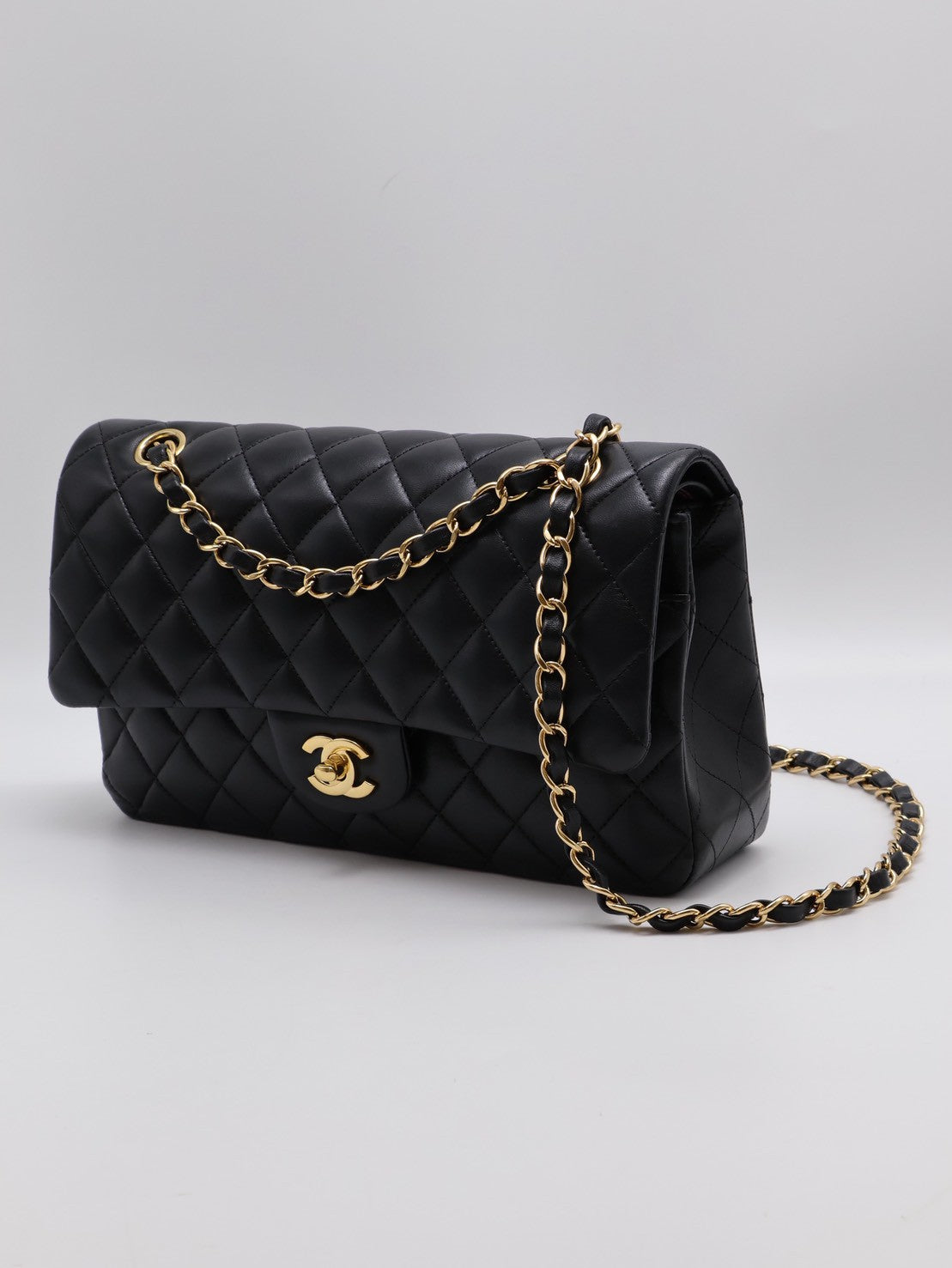 CHANEL 經典口蓋包 CF25 - 羊皮黑金26開