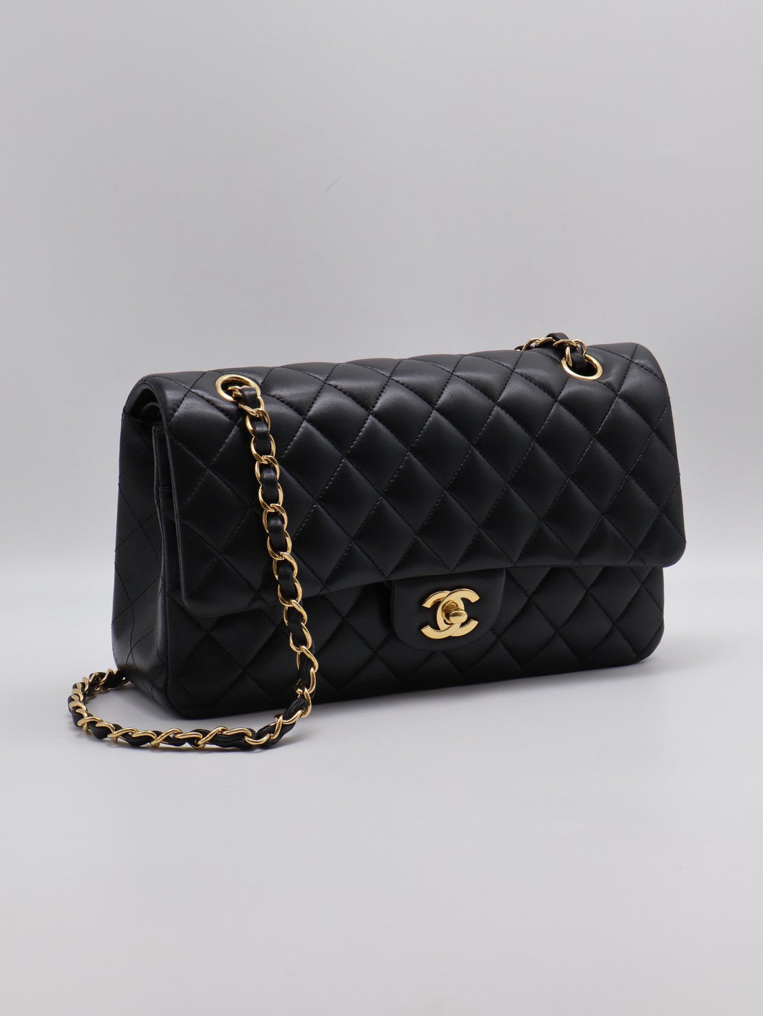 CHANEL 經典口蓋包 CF25 - 羊皮黑金26開