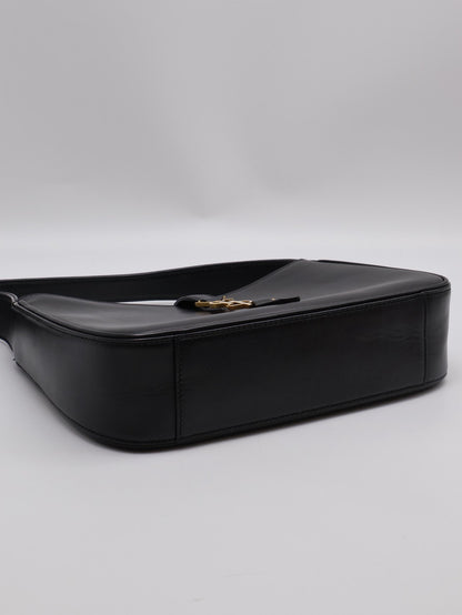 YSL Le 5 A 7滑面牛皮腋下Hobo - 黑金