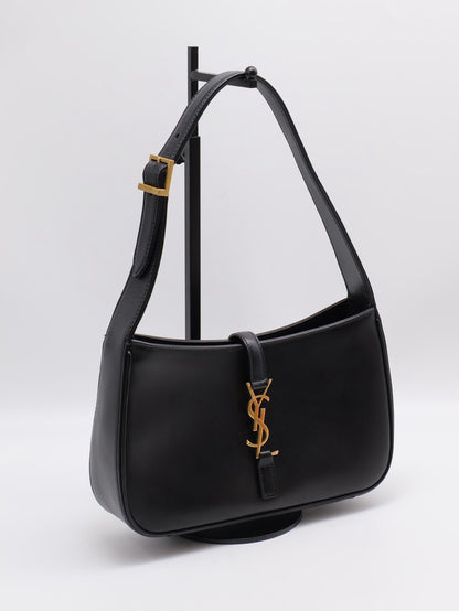 YSL Le 5 A 7滑面牛皮腋下Hobo - 黑金