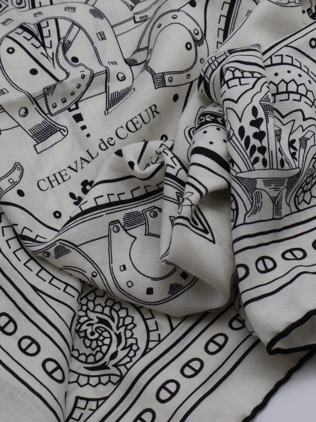 HERMES Cheval de Coeur Bandana披肩 140 - 黑白