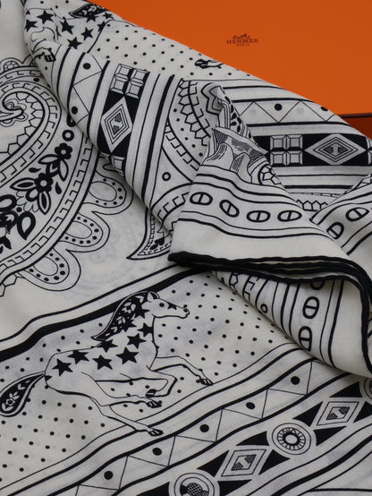 HERMES Cheval de Coeur Bandana披肩 140 - 黑白