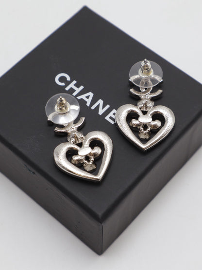 CHANEL 23K滿鑽愛心雕花耳環