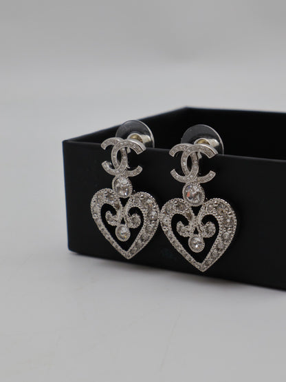 CHANEL 23K滿鑽愛心雕花耳環