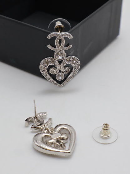 CHANEL 23K滿鑽愛心雕花耳環