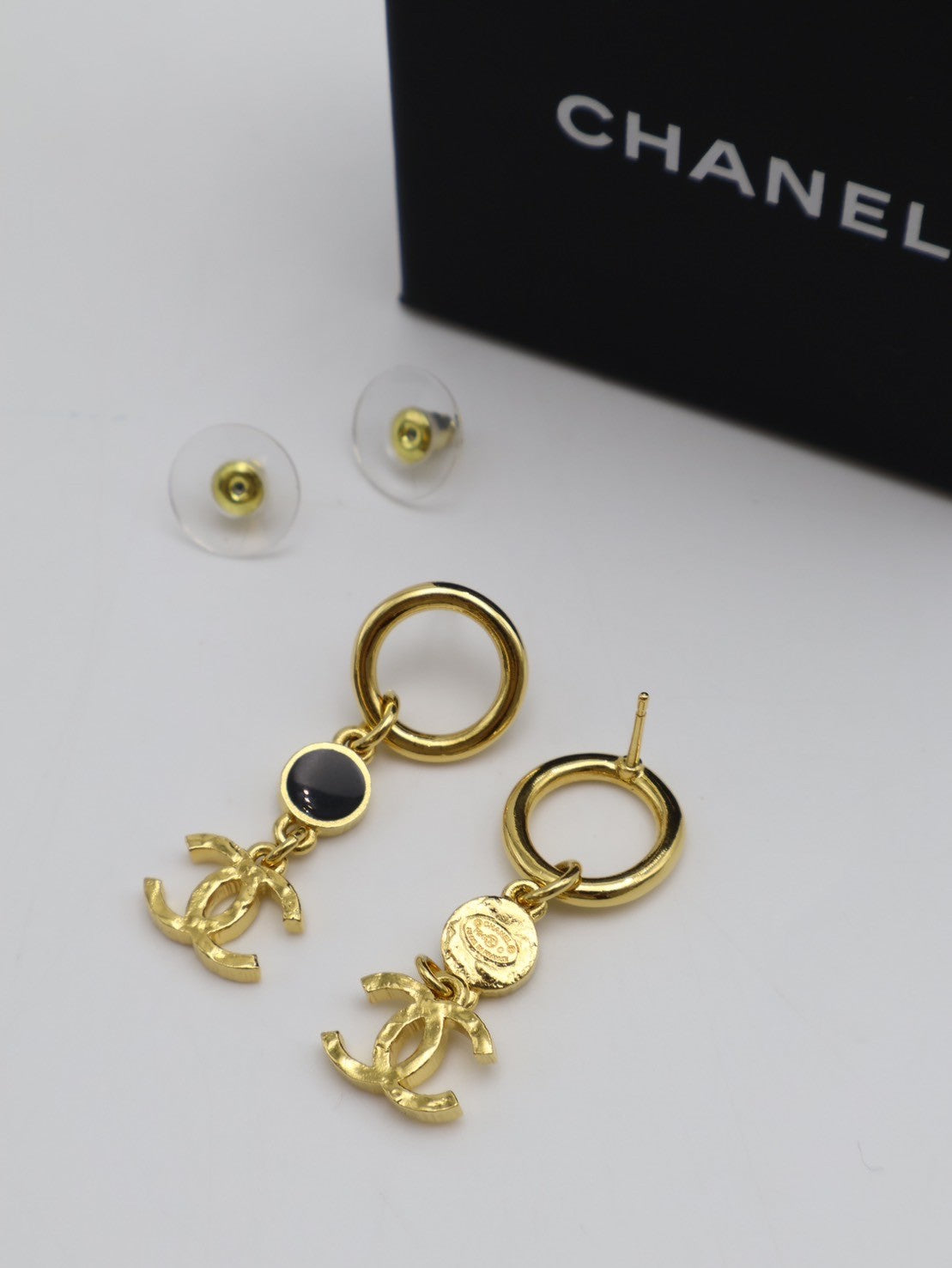 CHANEL 24C黑金雙C吊墜耳環
