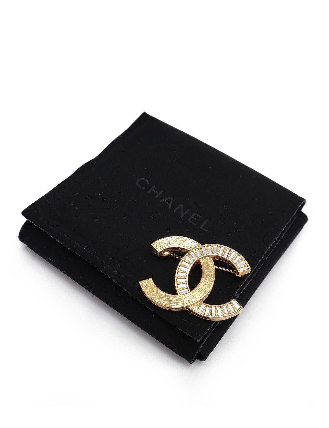 CHANEL 24S拉絲水晶雙C胸針