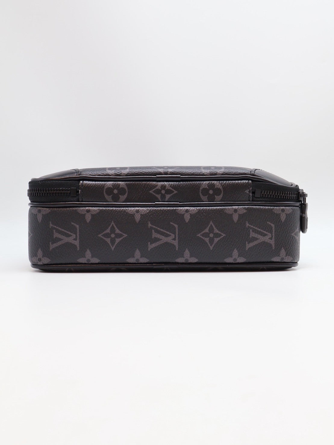 LOUIS VUITTON Alpha 雙隔層郵差包