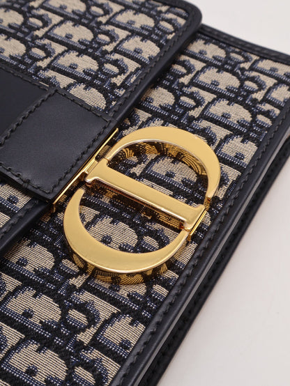 DIOR 30 Montaigne斜背包