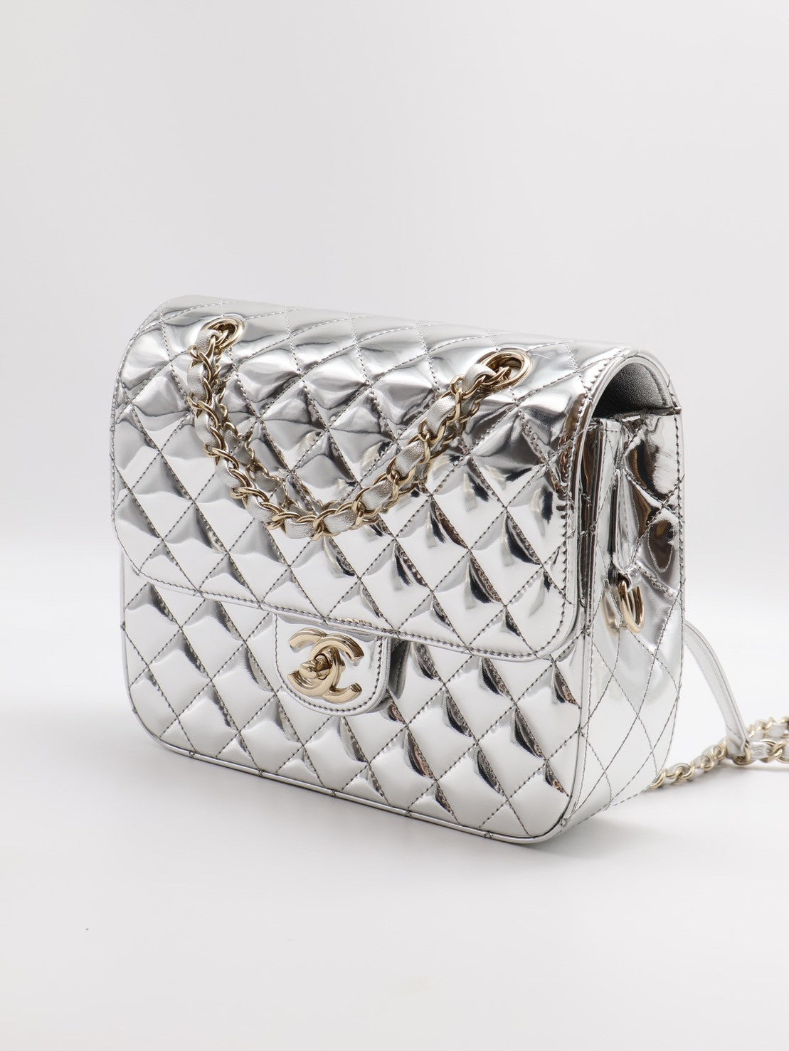 CHANEL 24C金屬銀後背包