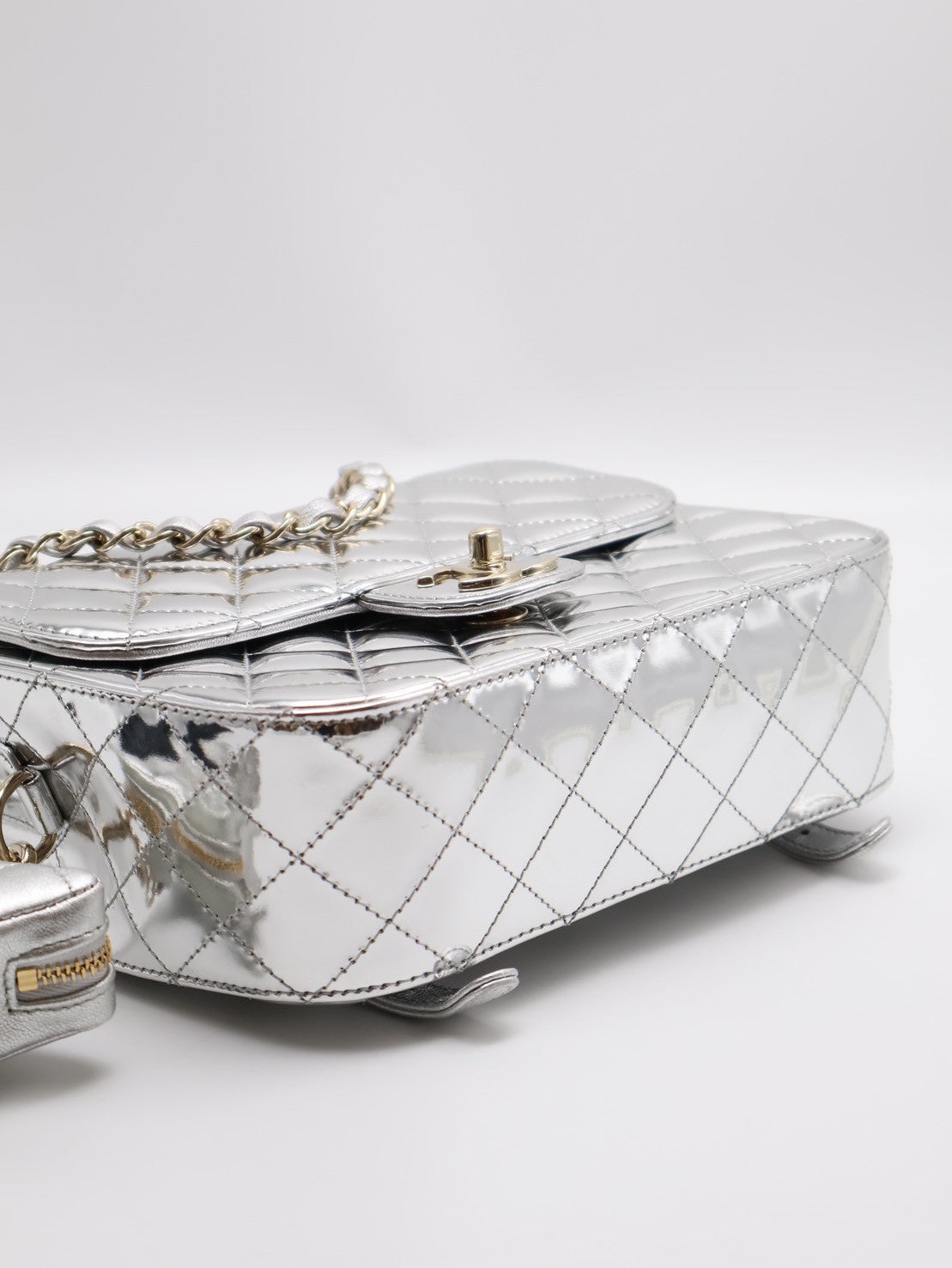 CHANEL 24C金屬銀後背包