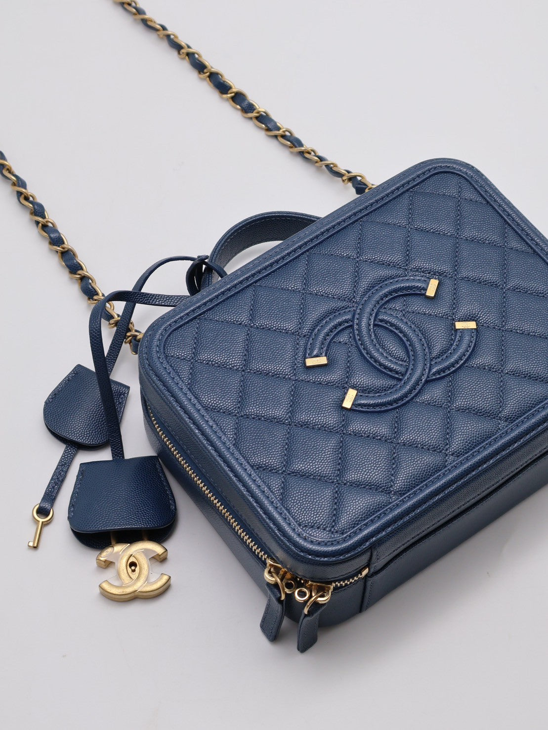 CHANEL Vanity case - 中號海藍28開