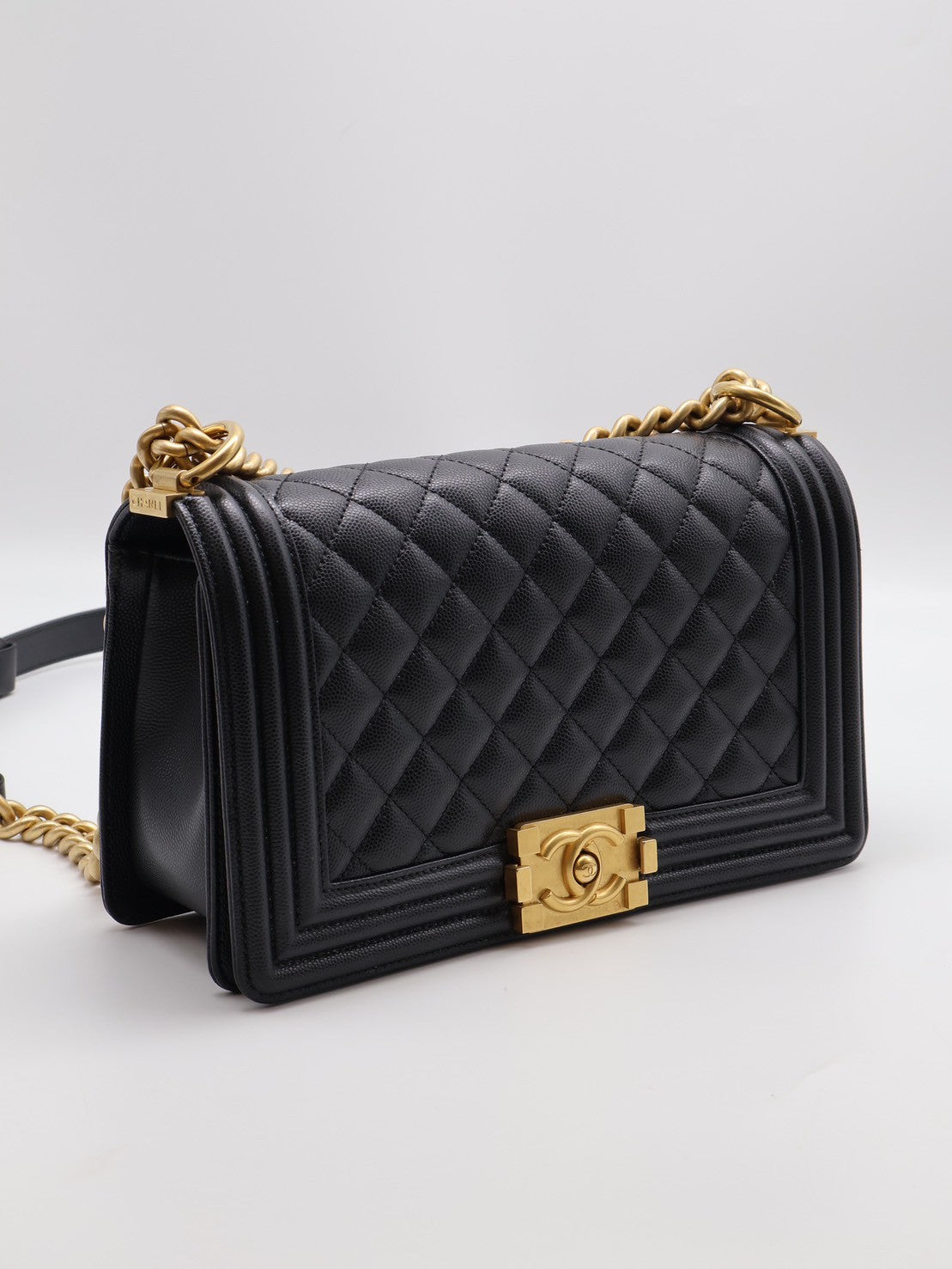 CHANEL Boy25粒面牛皮口蓋包 - 黑金
