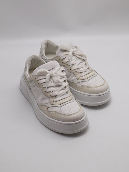 GUCCI - GG壓紋全皮休閒鞋 - 白 35