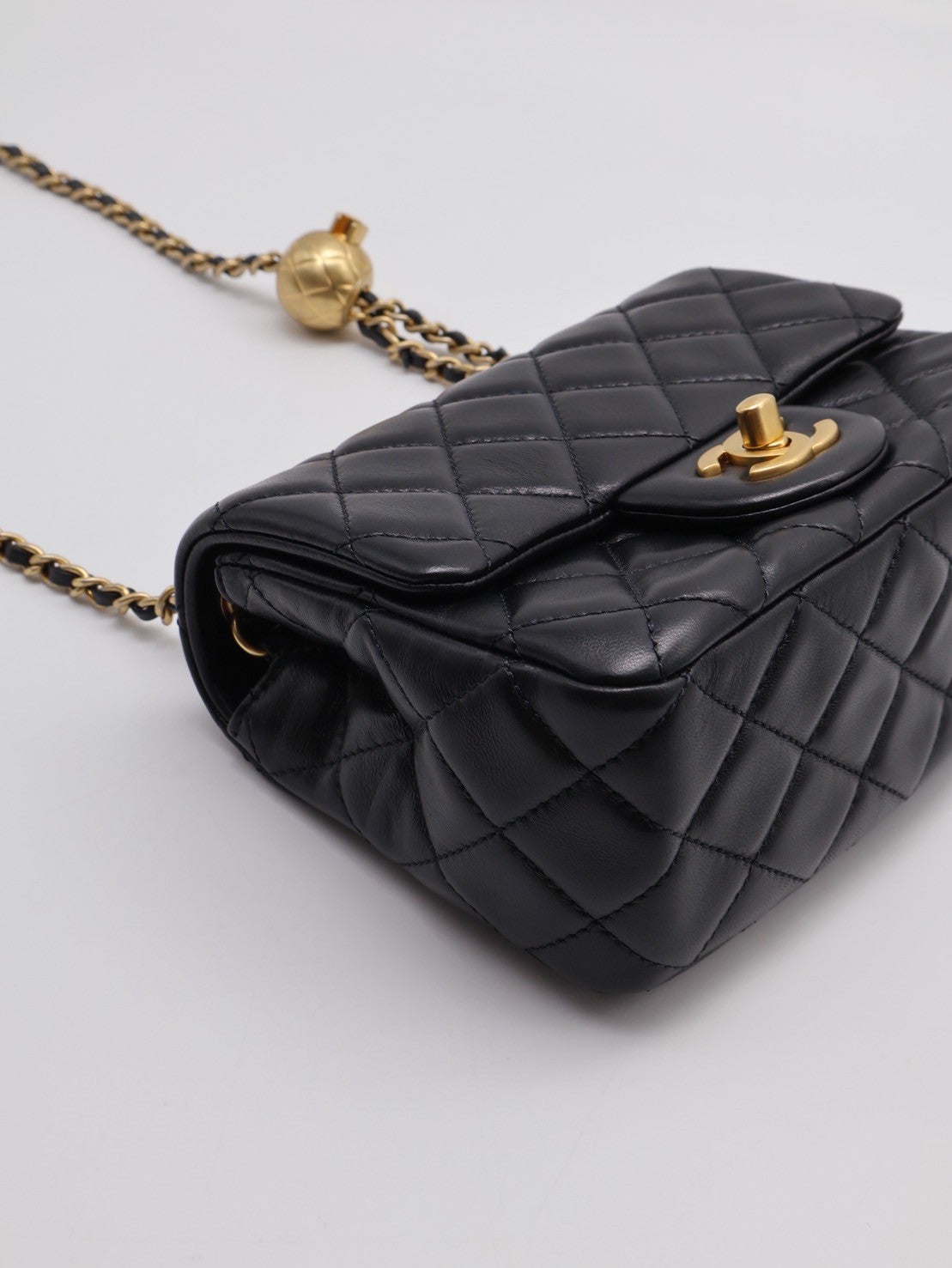CHANEL 經典口蓋包方胖子 17 - 金球黑金