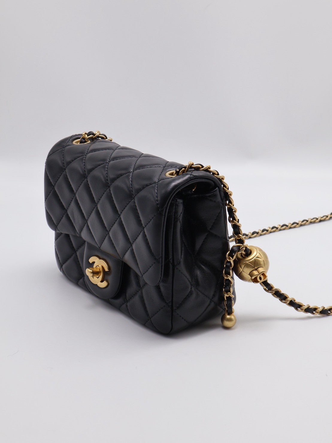 CHANEL 經典口蓋包方胖子 17 - 金球黑金