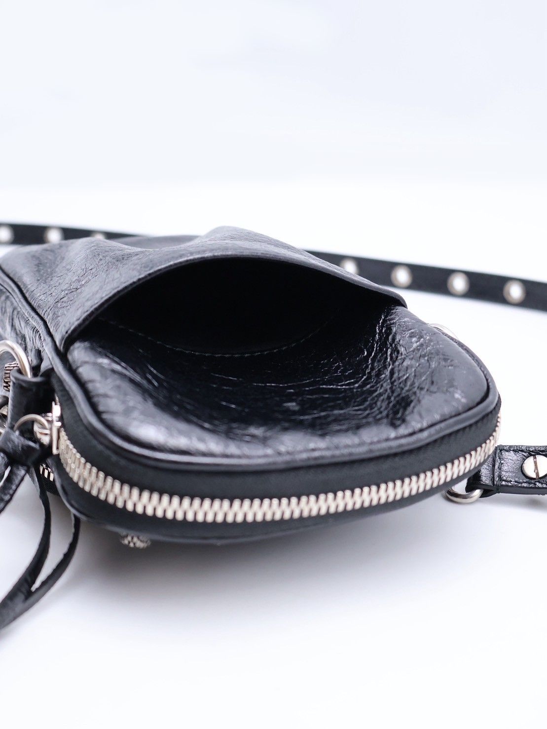 Balenciaga Le cagole斜背小包