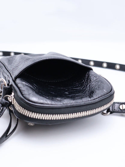 Balenciaga Le cagole斜背小包