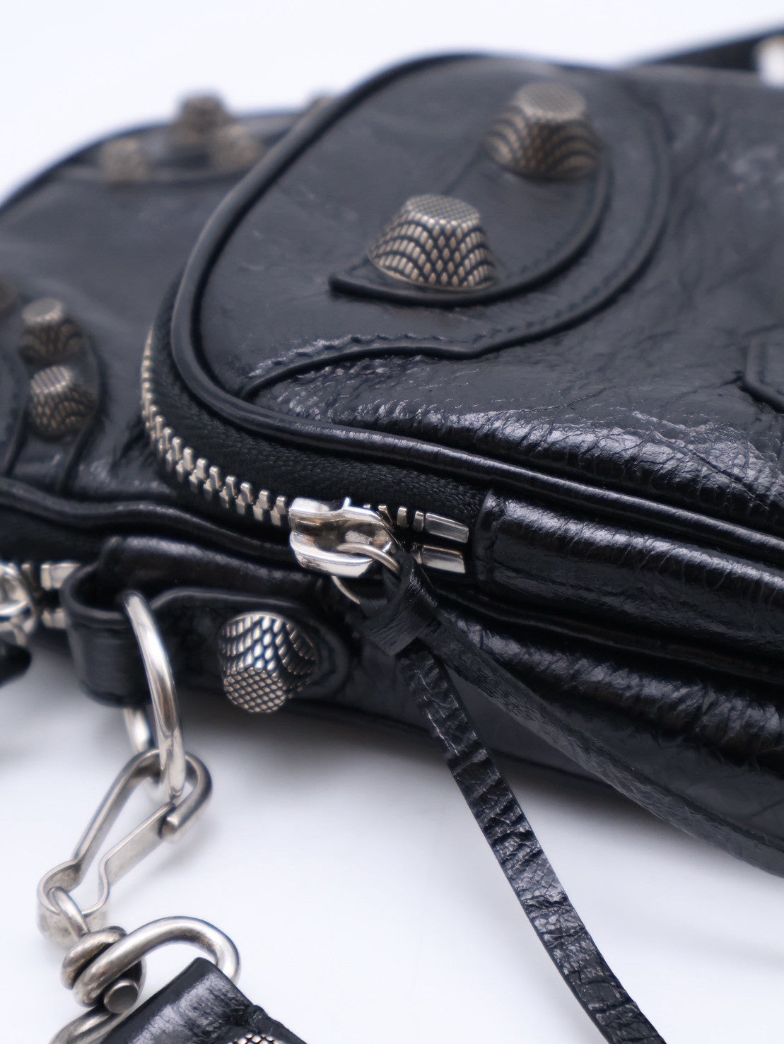 Balenciaga Le cagole斜背小包