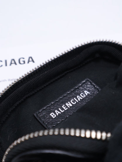 Balenciaga Le cagole斜背小包
