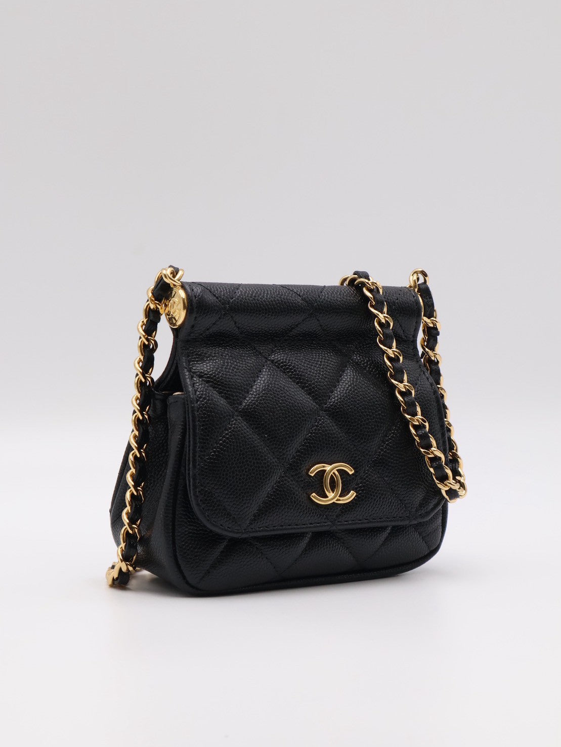 CHANEL 22K粒面牛皮斜背小包 - 黑金