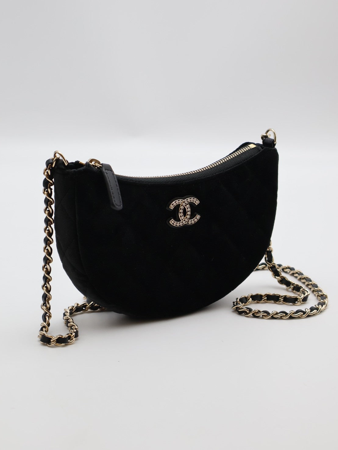 CHANEL 24A絲絨月牙包 - 黑金