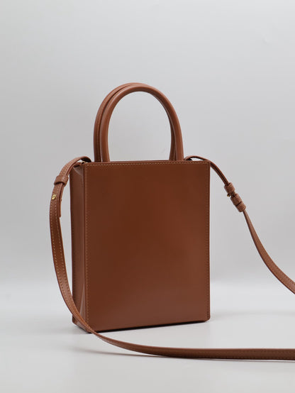 LOEWE Standard A5小牛皮斜背包