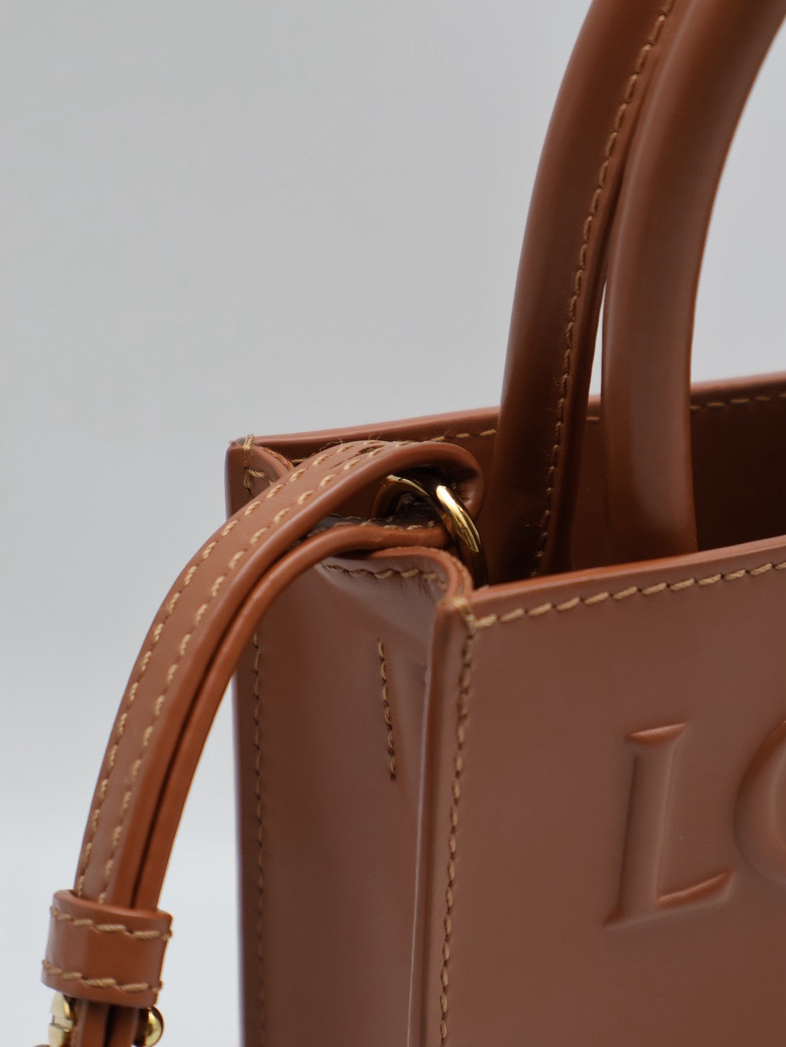LOEWE Standard A5小牛皮斜背包