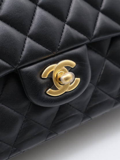 CHANEL 經典口蓋包 CF25 - 羊皮黑金27開