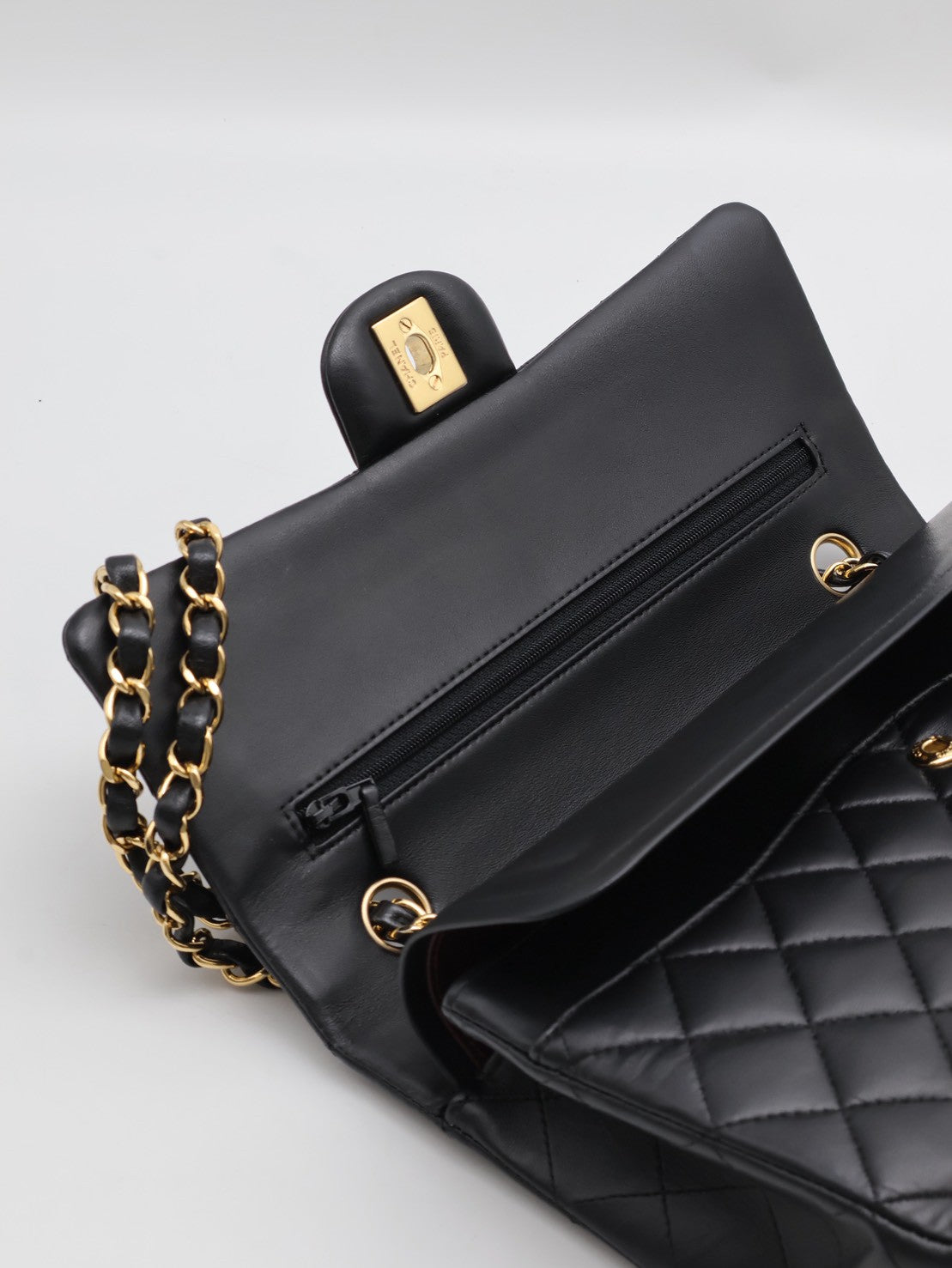 CHANEL 經典口蓋包 CF25 - 羊皮黑金27開