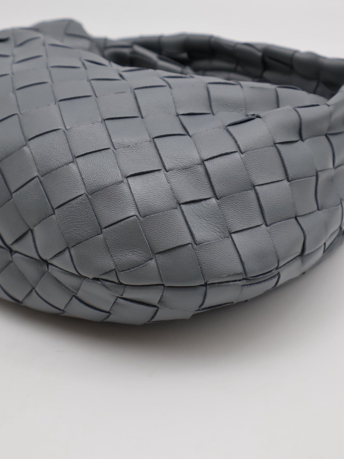 BOTTEGA VENETA Mini jodie和尚包 - 深灰藍