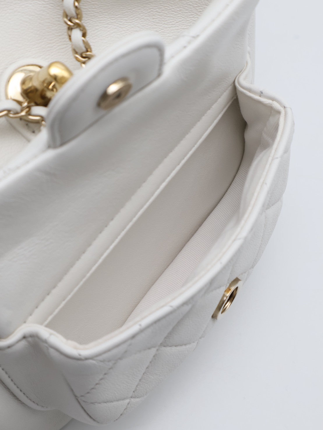 CHANEL Duma小牛皮後背包 - 小號白金