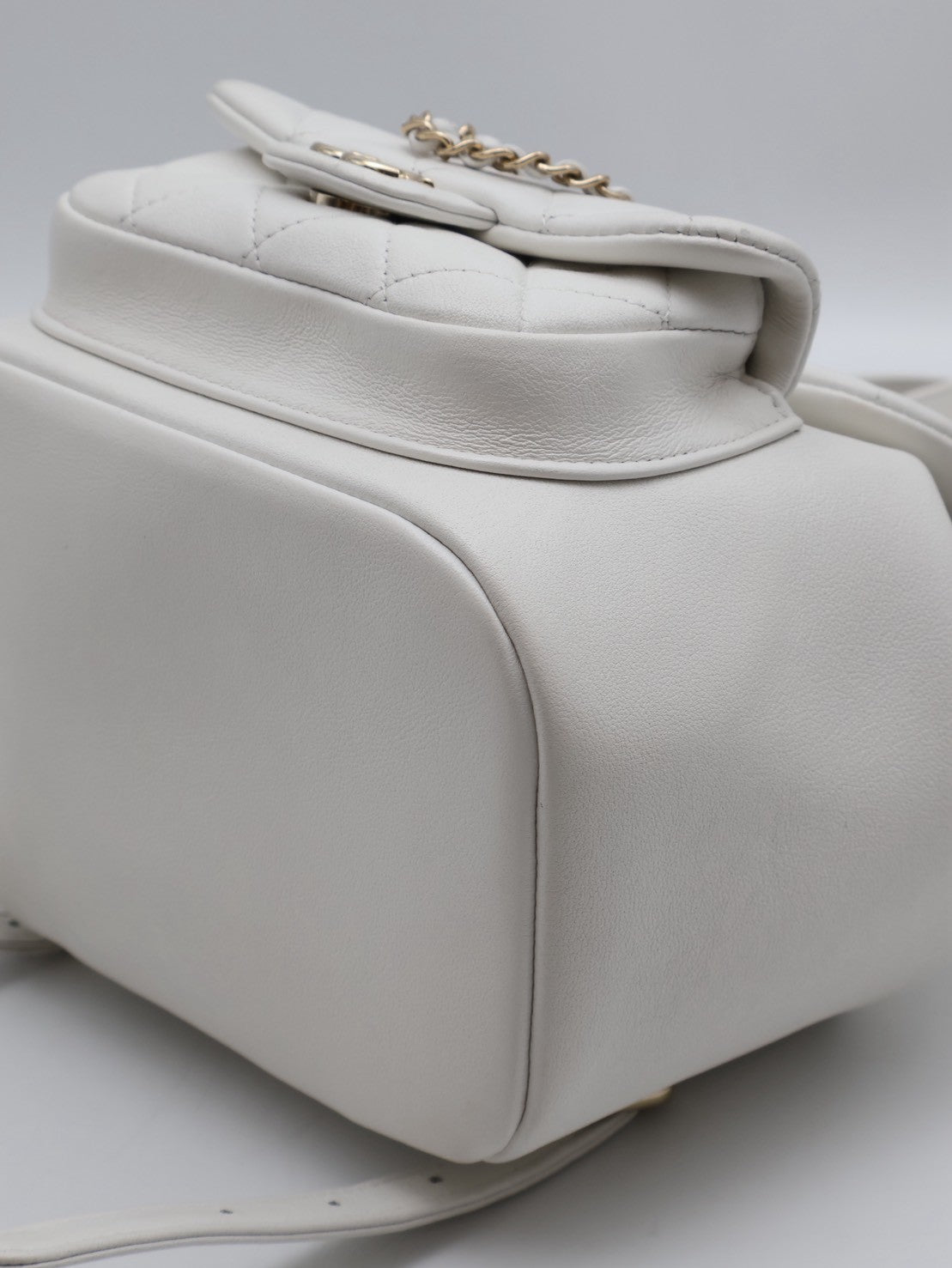 CHANEL Duma小牛皮後背包 - 小號白金