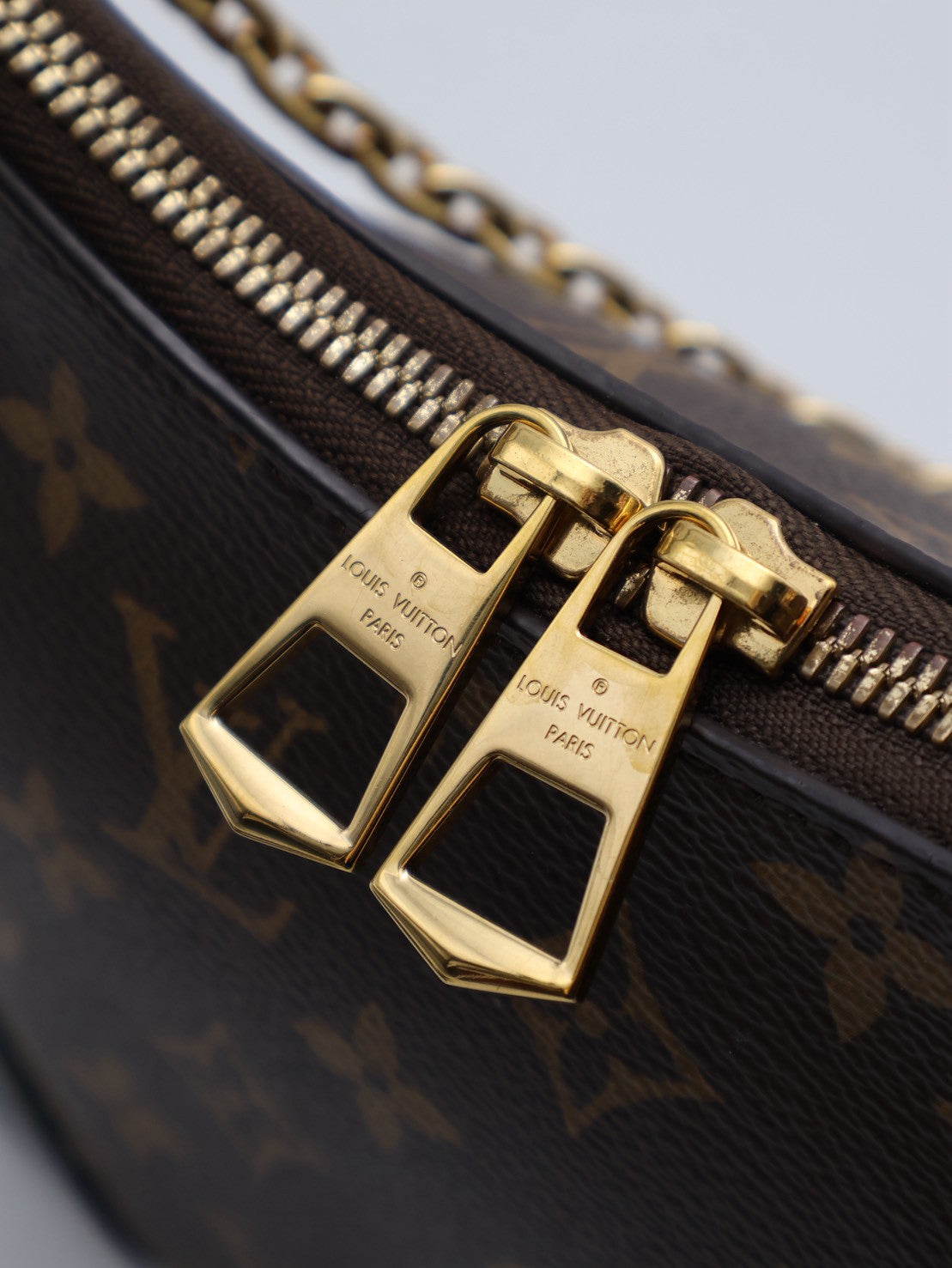 LOUIS VUITTON Boulogne牛角包 - PM黑