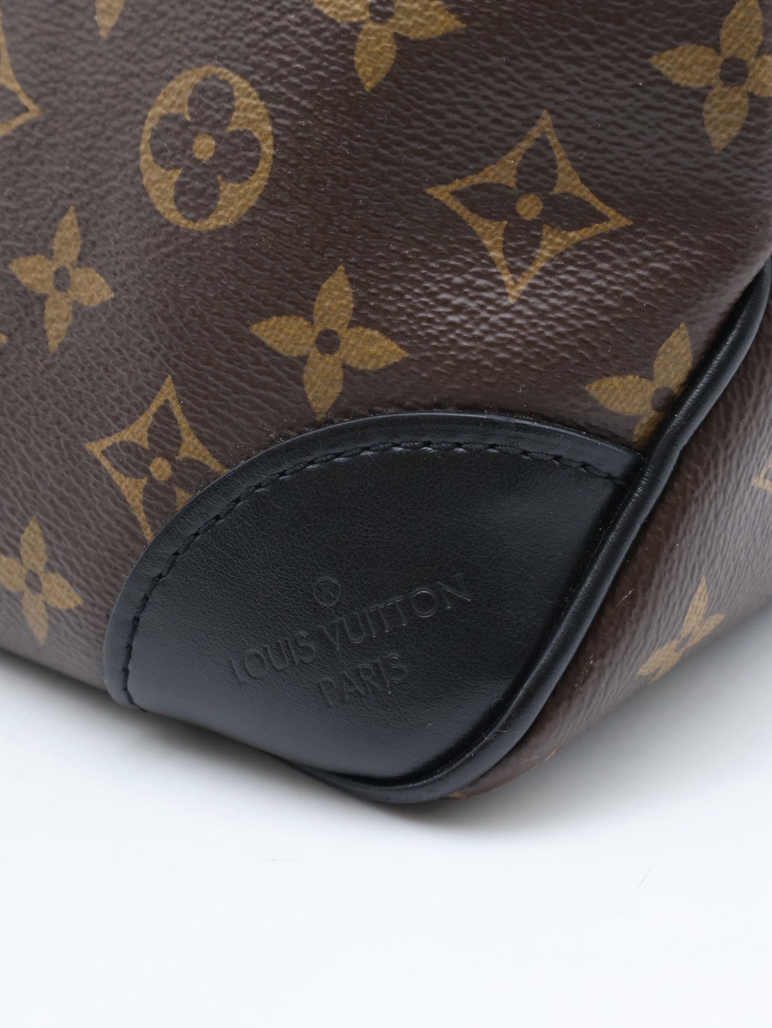 LOUIS VUITTON Boulogne牛角包 - PM黑
