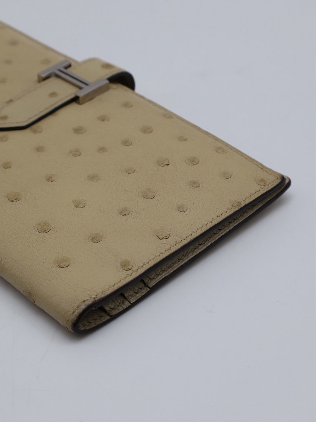 HERMES Bearn雙折長夾 - 鴕鳥皮羊毛白銀 X