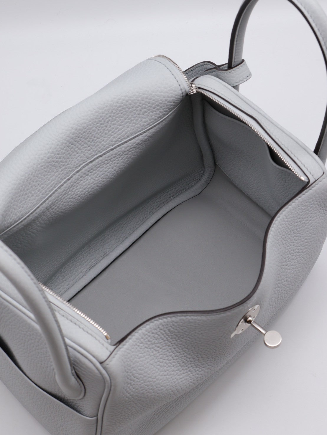 HERMES Lindy 26 - Bleu Pale 08 聖杯藍銀 U