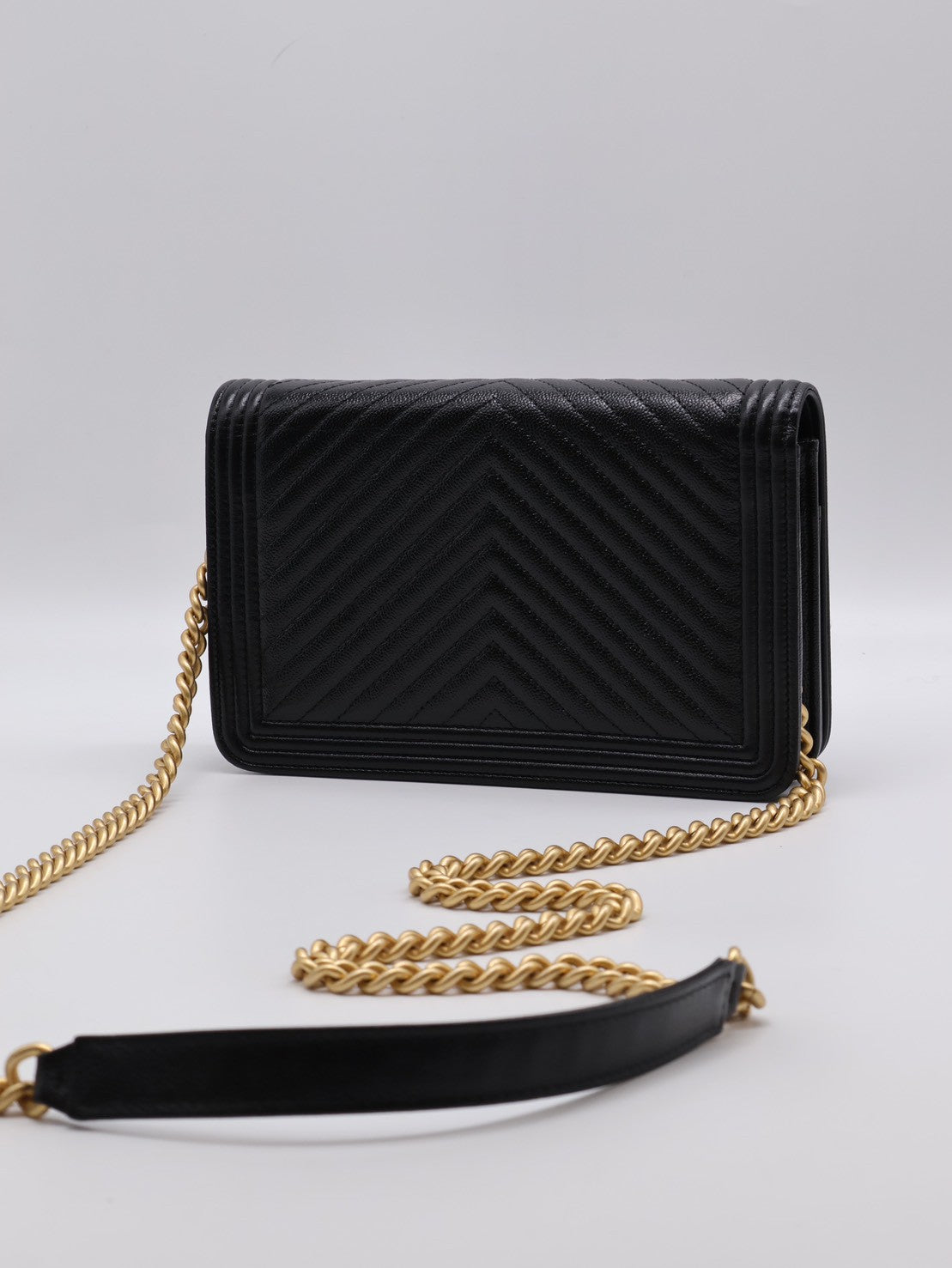 CHANEL Boy V紋牛皮WOC - 黑金